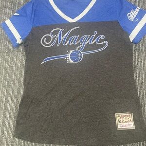 Mitchell and Ness Magic Women’s  V-Neck Shirt - Blue and Gray